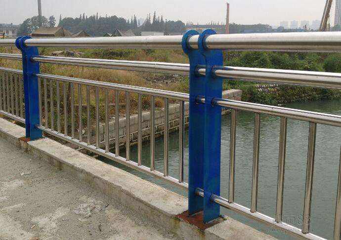 昆明不锈钢桥梁护栏